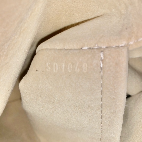 Authentic Louis Vuitton PM Galleria - Picture 8 of 16